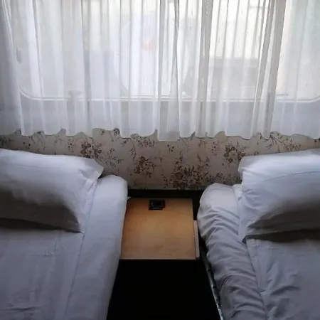 Каравани Под Наем Градина Campsite *