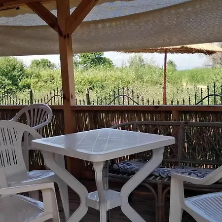 Campsite Каравани Под Наем Градина *