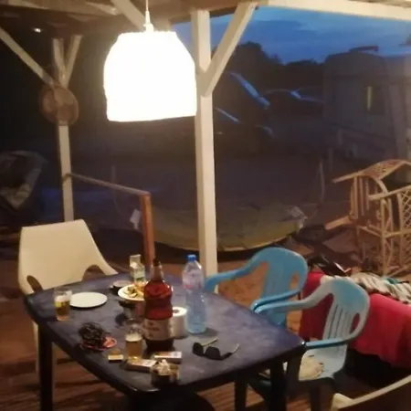 Campsite Каравани Под Наем Градина *