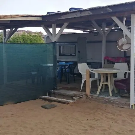Каравани Под Наем Градина Campsite