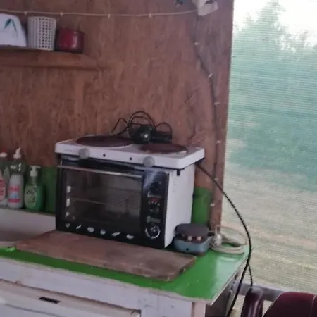 Campsite Каравани Под Наем Градина